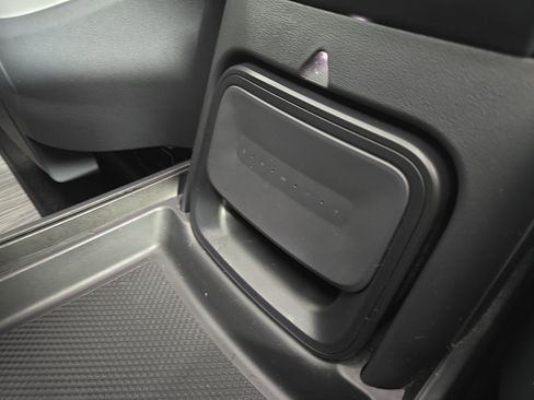 Used 2022 Rivian R1T Adventure AWD/4WD image 30