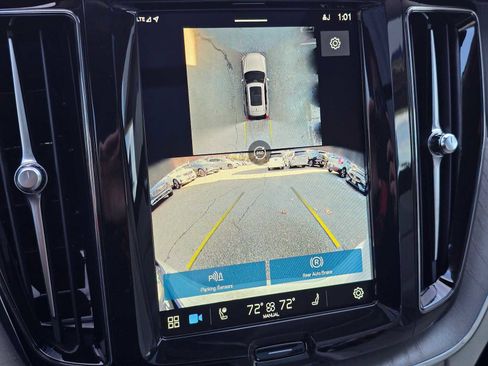 Certified 2024 Volvo XC60 T8 Plus w/ Protection Package Premier image 28