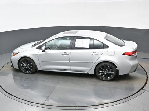 Used 2025 Toyota Corolla SE w/ SE Premium Package image 37