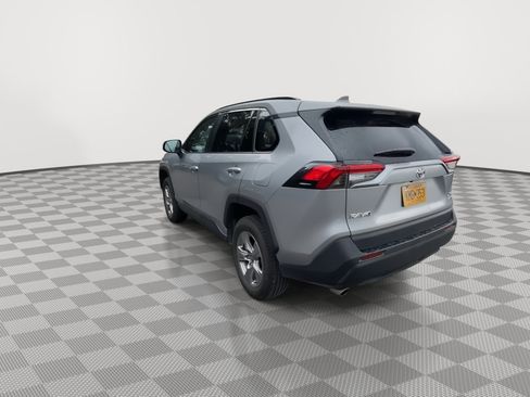 Used 2025 Toyota RAV4 XLE AWD/4WD image 6