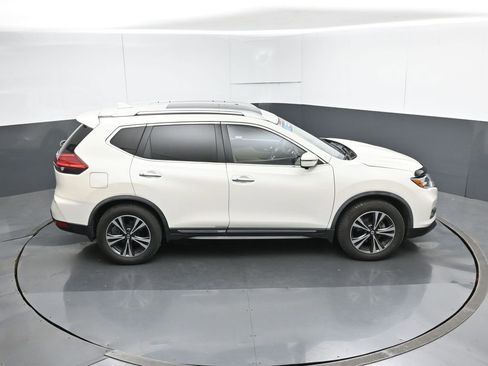 Used 2017 Nissan Rogue SL w/ SL Premium Package image 58