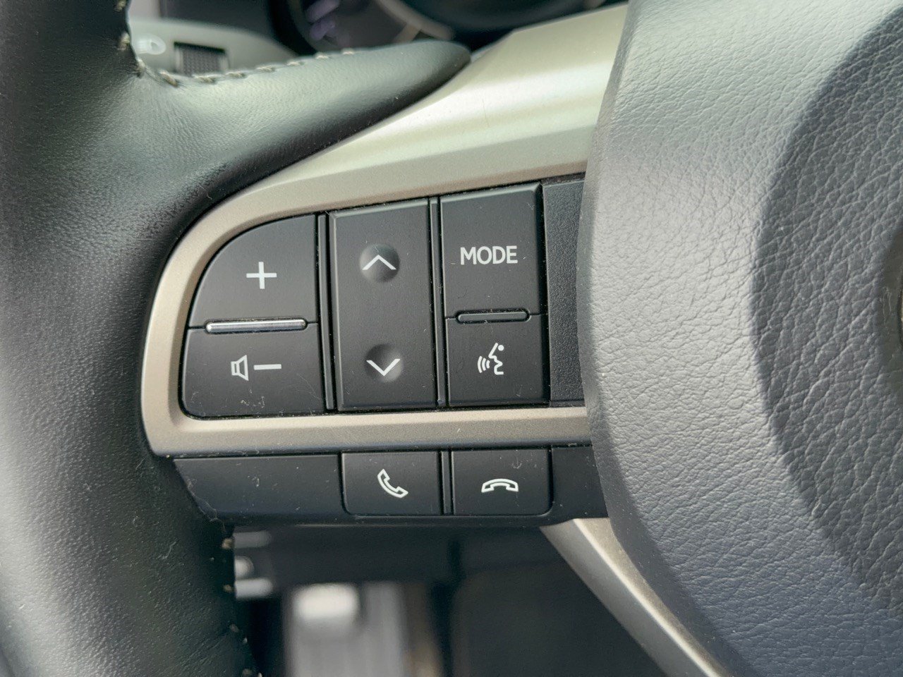 Used 2016 Lexus ES 350 w/ Luxury Package w/Wood Trim FWD image 18