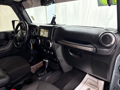 Used 2015 Jeep Wrangler Unlimited Sport w/ Quick Order Package 24S image 11
