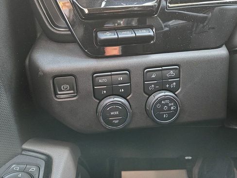 Used 2023 Chevrolet Silverado 1500 ZR2 w/ Technology Package image 20