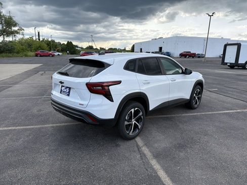 New 2026 Chevrolet Trax RS FWD image 5