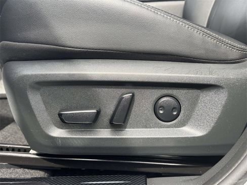 Used 2023 Nissan Rogue SL w/ SL Premium Package image 17