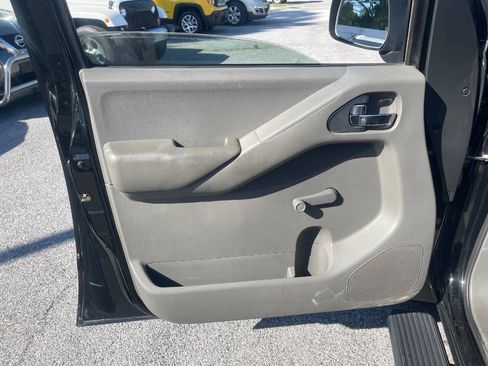 Used 2012 Nissan Frontier S AWD/4WD image 11