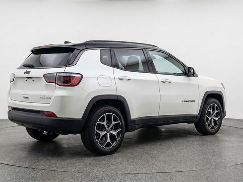 Used 2025 Jeep Compass Limited AWD/4WD image 9