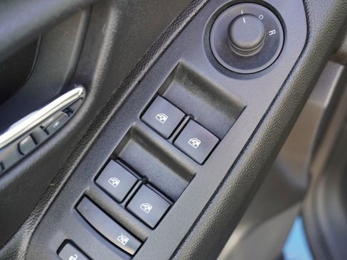 Used 2019 Chevrolet Trax LT w/ LT Convenience Package image 20