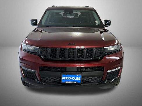 Used 2022 Jeep Grand Cherokee L Limited w/ Black Appearance Package AWD/4WD image 3