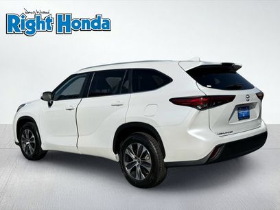 Used 2023 Toyota Highlander XLE