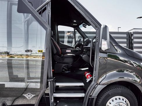 Used 2019 Mercedes-Benz Sprinter 3500 image 50