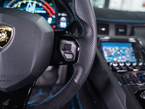 Used 2021 Lamborghini Aventador SVJ image 32