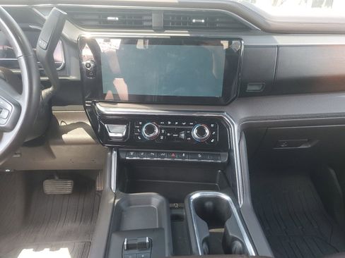Used 2024 GMC Sierra 2500 Denali w/ Denali Reserve Package AWD/4WD image 10