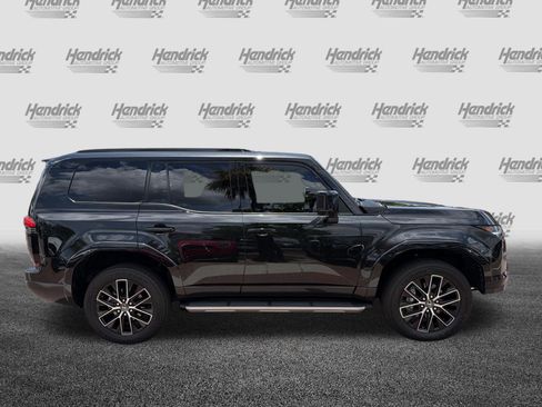 Used 2024 Lexus GX 550 w/ Cold Area Package AWD/4WD image 11