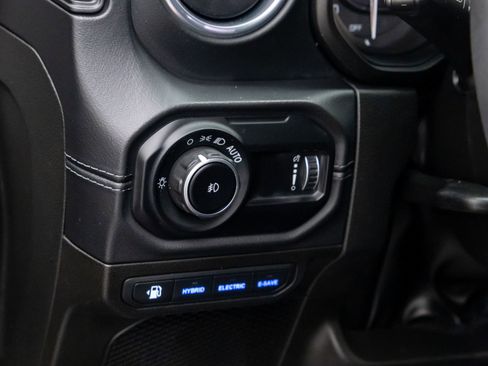 Used 2024 Jeep Wrangler High Altitude image 18