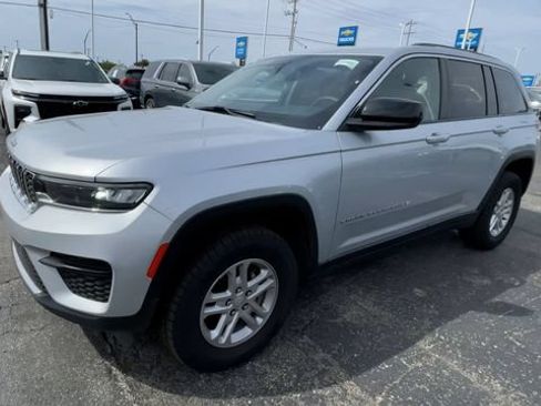 Used 2023 Jeep Grand Cherokee Laredo w/ Luxury Tech Group I AWD/4WD image 6