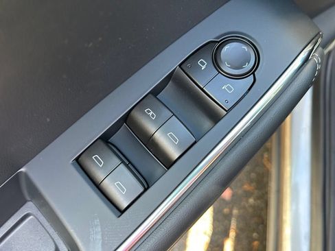 Used 2026 GMC Acadia Elevation w/ Elevation Premium Package AWD/4WD image 23