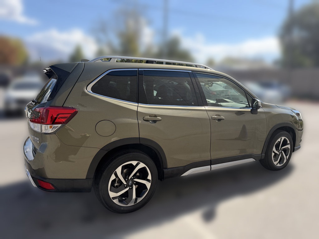 Used 2022 Subaru Forester Touring AWD/4WD image 4