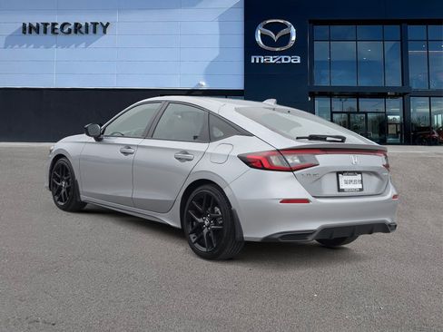 Used 2025 Honda Civic Sport image 4