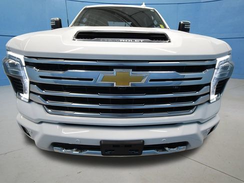 Used 2025 Chevrolet Silverado 2500 High Country image 24