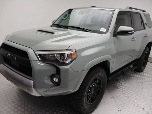 Certified 2023 Toyota 4Runner TRD Off-Road Premium w/ Moonroof Package AWD/4WD image 2