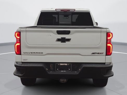 Used 2024 Chevrolet Silverado 1500 ZR2 w/ Technology Package AWD/4WD image 4