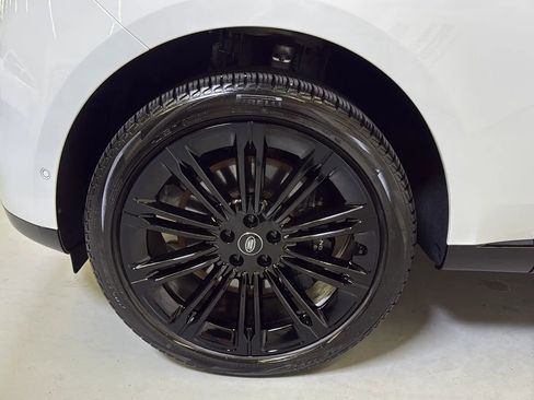 Used 2024 Land Rover Range Rover SE AWD/4WD image 30