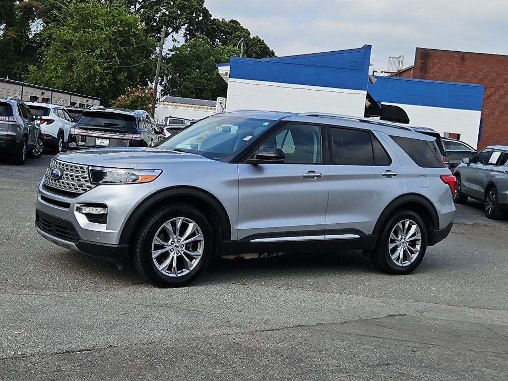 Used 2022 Ford Explorer Limited w/ Equipment Group 301A RWD image 3