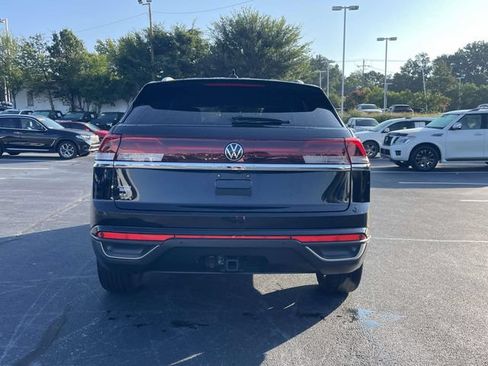 Certified 2024 Volkswagen Atlas Cross Sport SE FWD image 6