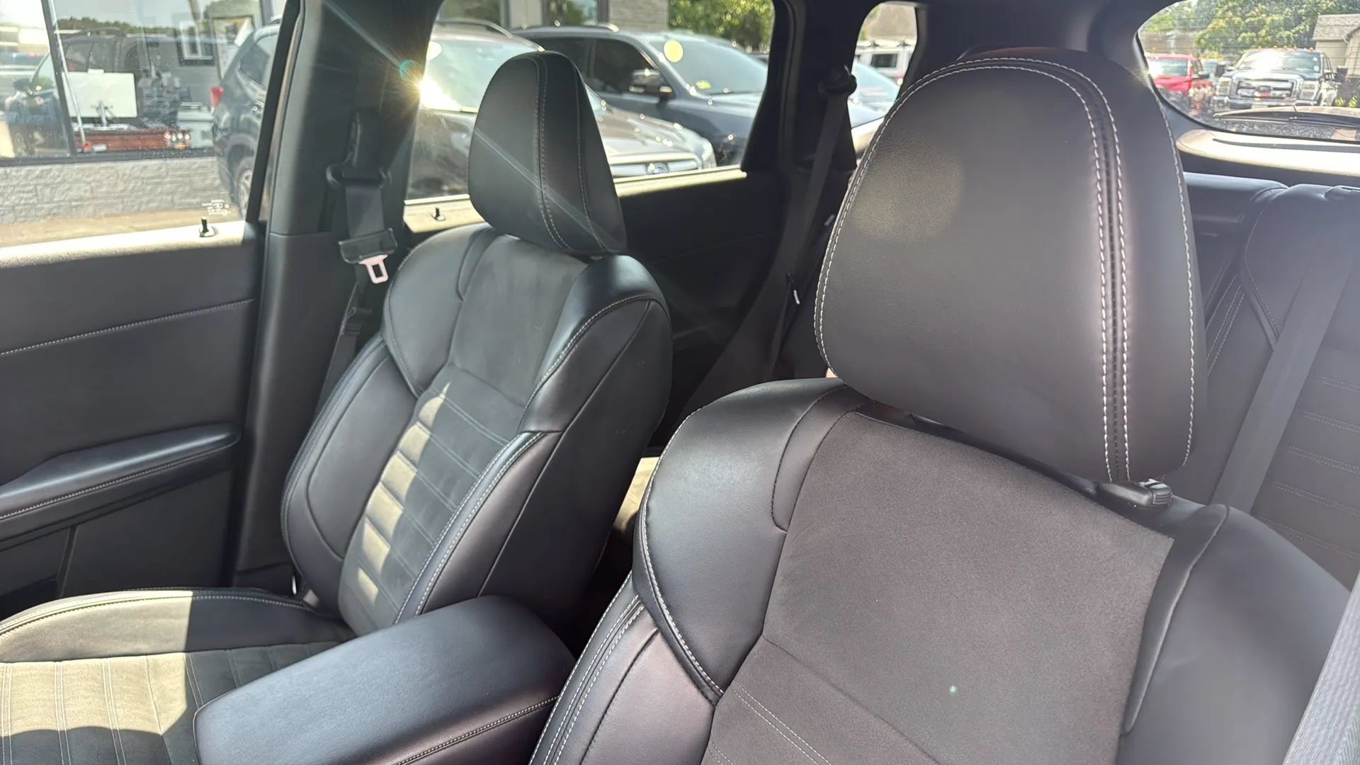 Used 2024 Mitsubishi Outlander FWD image 15