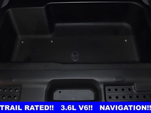 Used 2023 Jeep Wrangler Unlimited Rubicon w/ Cold Weather Group AWD/4WD image 31