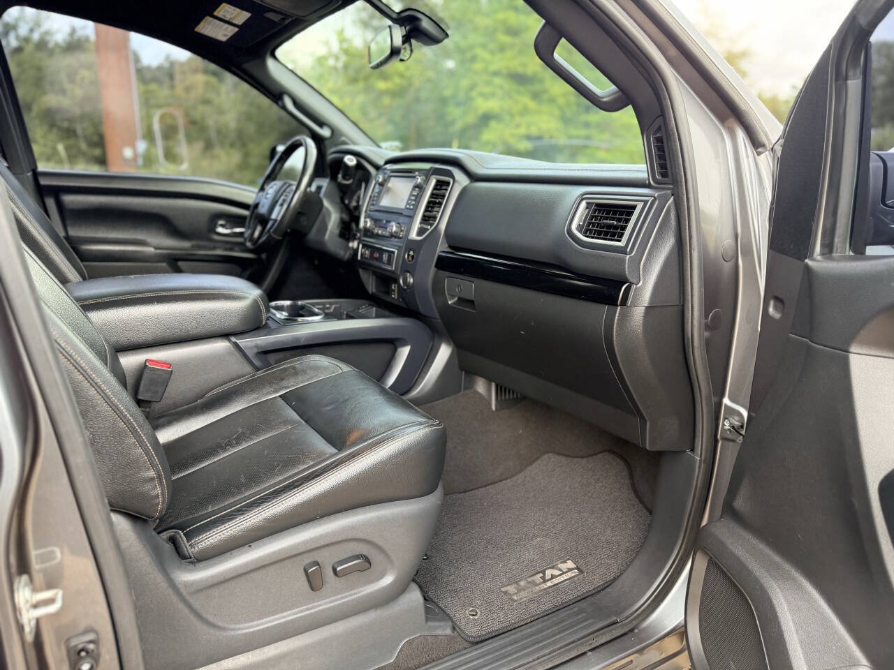 Used 2018 Nissan Titan SL w/ Midnight Edition RWD image 16