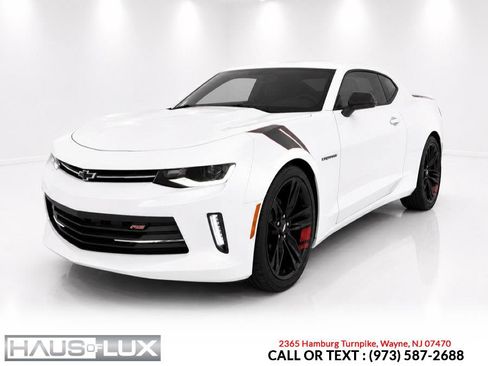 Used 2018 Chevrolet Camaro LT RWD image 3