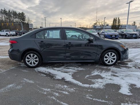 Used 2025 Toyota Corolla LE image 7