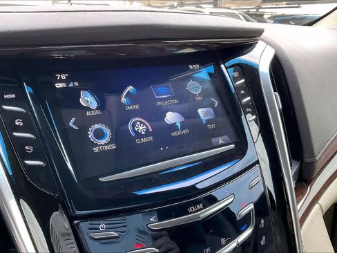 Used 2017 Cadillac Escalade Luxury RWD image 32
