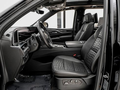 Used 2023 Cadillac Escalade ESV V image 6