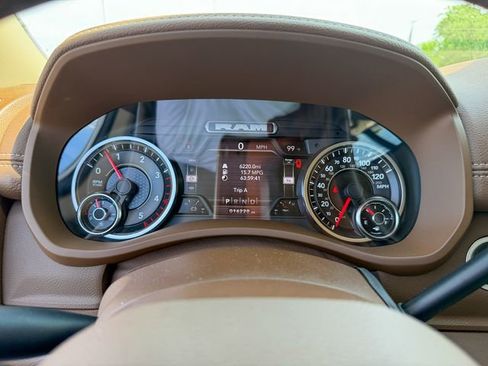 Used 2022 RAM 2500 Laramie RWD image 19