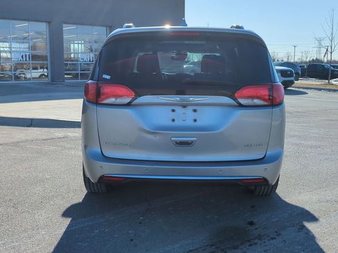 Used 2017 Chrysler Pacifica Limited w/ UConnect Theater Package image 7