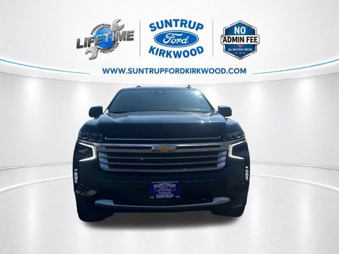 Used 2023 Chevrolet Suburban High Country AWD/4WD image 10