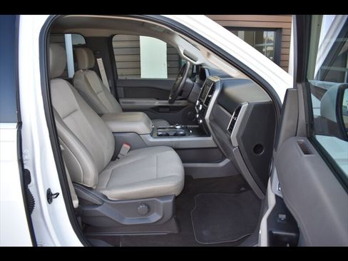 Used 2019 Ford Expedition XLT RWD image 36