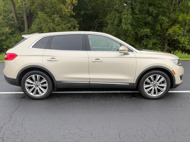 Used 2017 Lincoln MKX Reserve w/ Driver Assistance Package AWD/4WD image 9