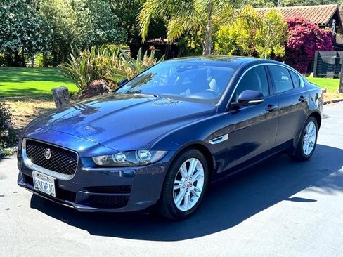 Used 2018 Jaguar XE Premium image 1