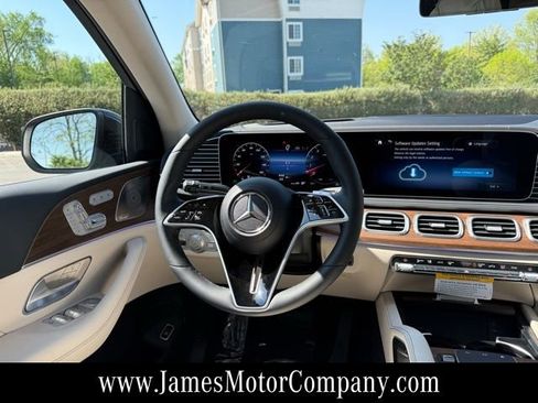 New 2026 Mercedes-Benz GLS 450 4MATIC image 15