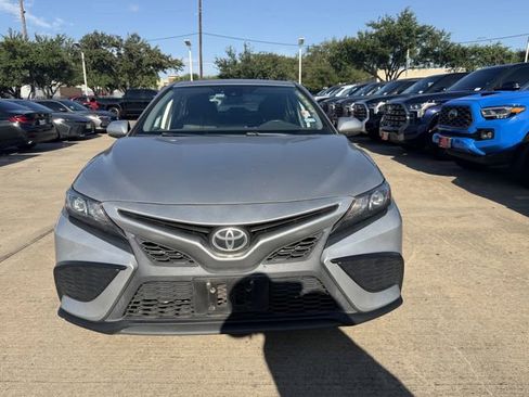 Used 2021 Toyota Camry SE AWD/4WD image 2