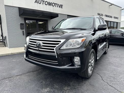 Used 2014 Lexus LX 570 4WD image 3