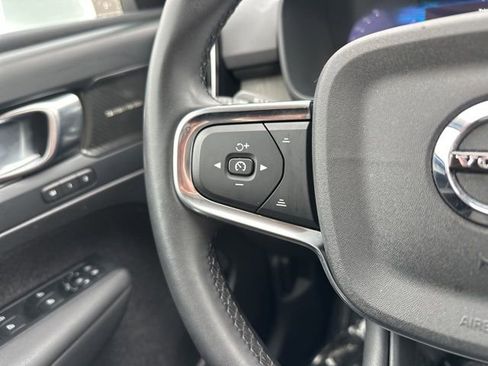 Certified 2024 Volvo XC40 B5 Plus w/ Protection Package Premier AWD/4WD image 26