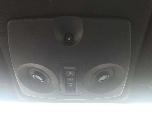 Used 2013 Dodge Avenger SXT FWD image 21