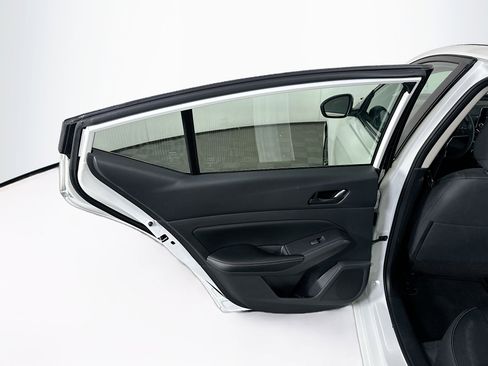 Used 2025 Nissan Altima 2.5 SV image 25