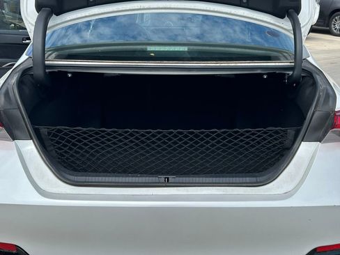 Used 2019 Toyota Avalon XSE image 14